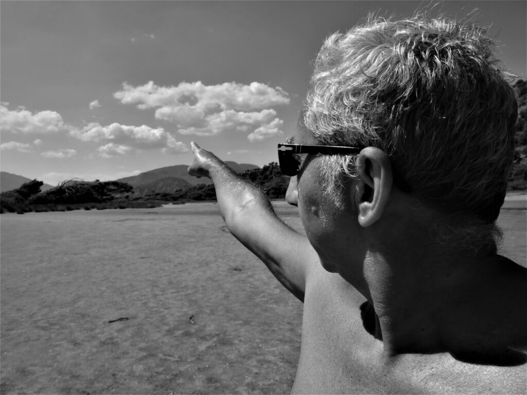 Bondi Beach Shooting: Bystander Disarms Attacker in Shocking Video